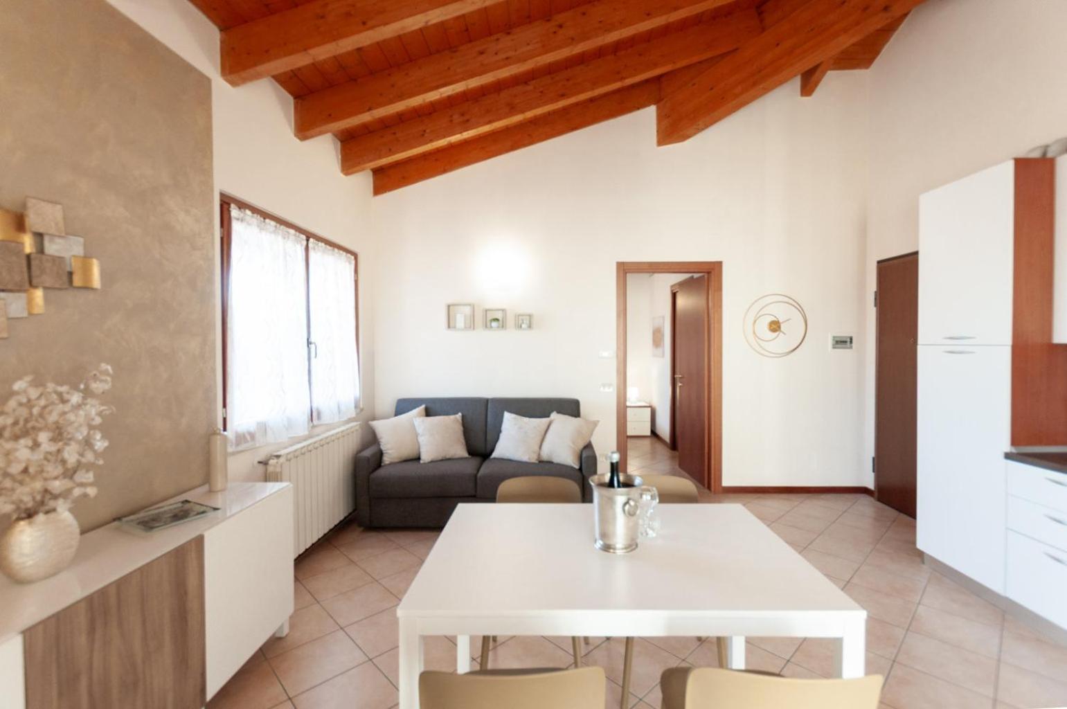 Dora'S Apartment Desenzano del Garda Extérieur photo